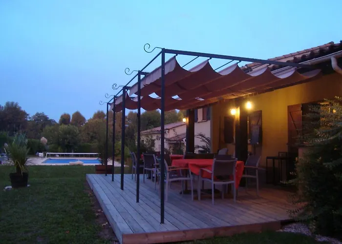 Chambres D'hotes Les Palmiers De La Cite Bed & Breakfast