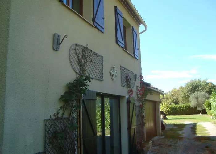 Chambres D'hotes Les Palmiers De La Cite Bed & Breakfast