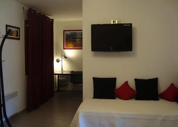 Chambres D'hotes Les Palmiers De La Cite 4*